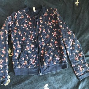 Quilted jacket with floral print